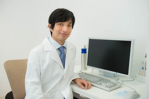 ミノキシジル外用薬での薄毛治療を考えている方は池袋駅前のだ皮膚科へご相談ください